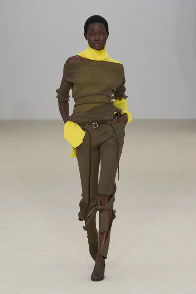 Look 49